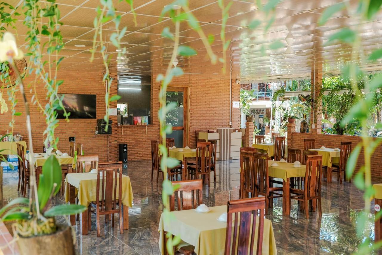 Lava Rock Viet Nam Lodge Anhfly Resort Nam Cat Tien Exterior photo