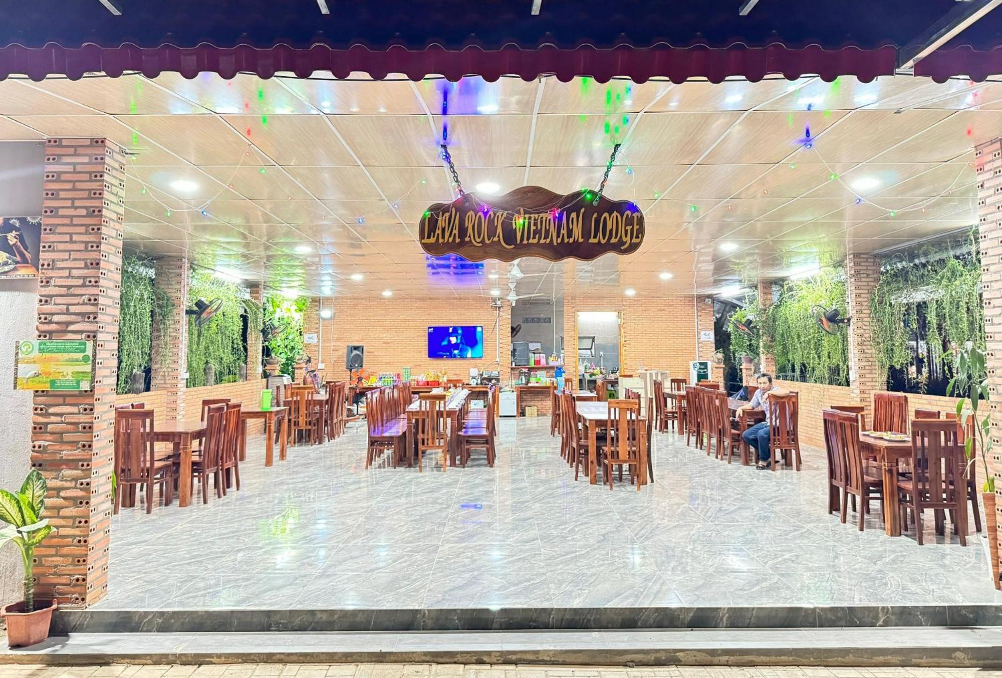 Lava Rock Viet Nam Lodge Anhfly Resort Nam Cat Tien Exterior photo
