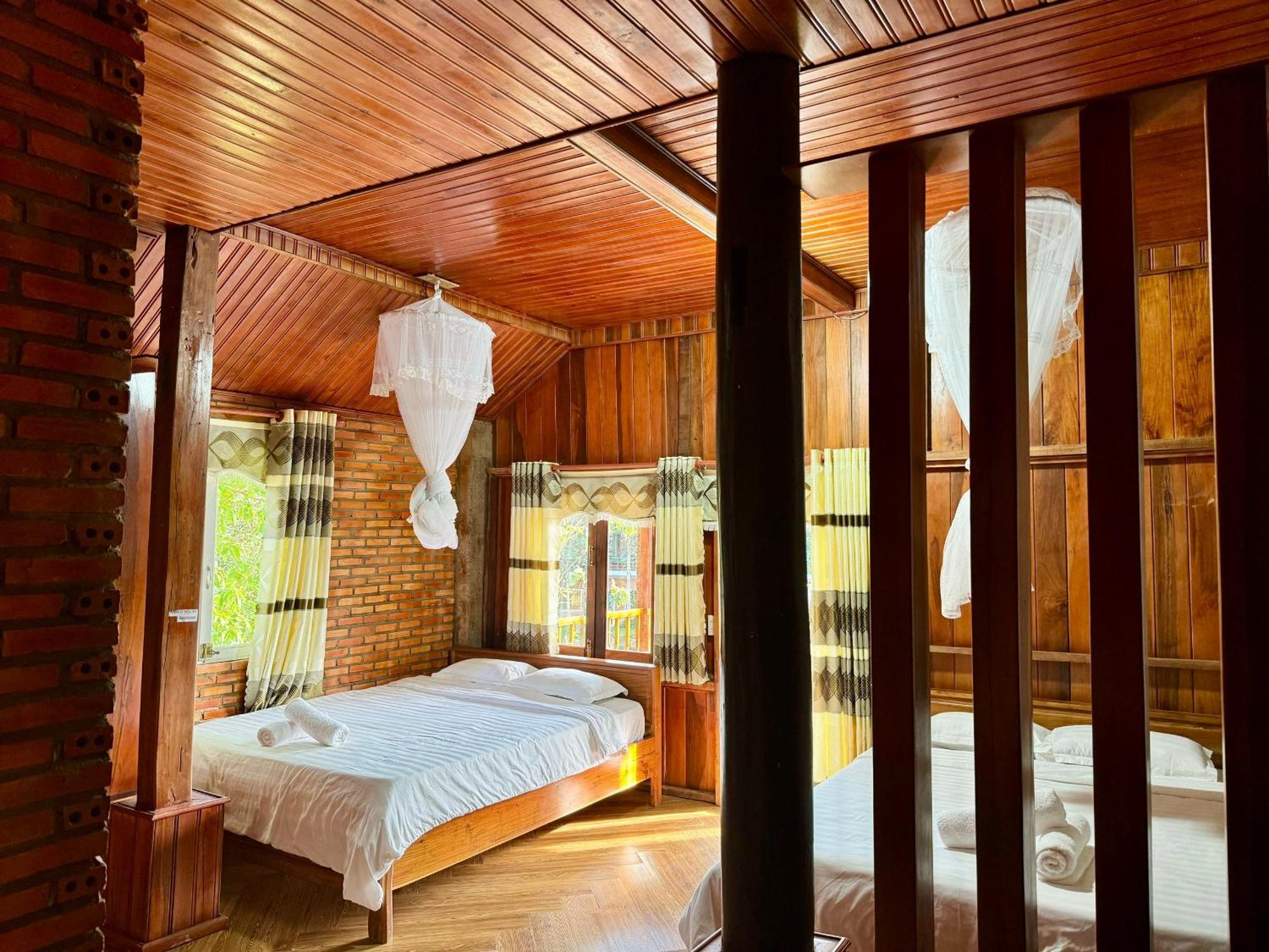 Lava Rock Viet Nam Lodge Anhfly Resort Nam Cat Tien Exterior photo