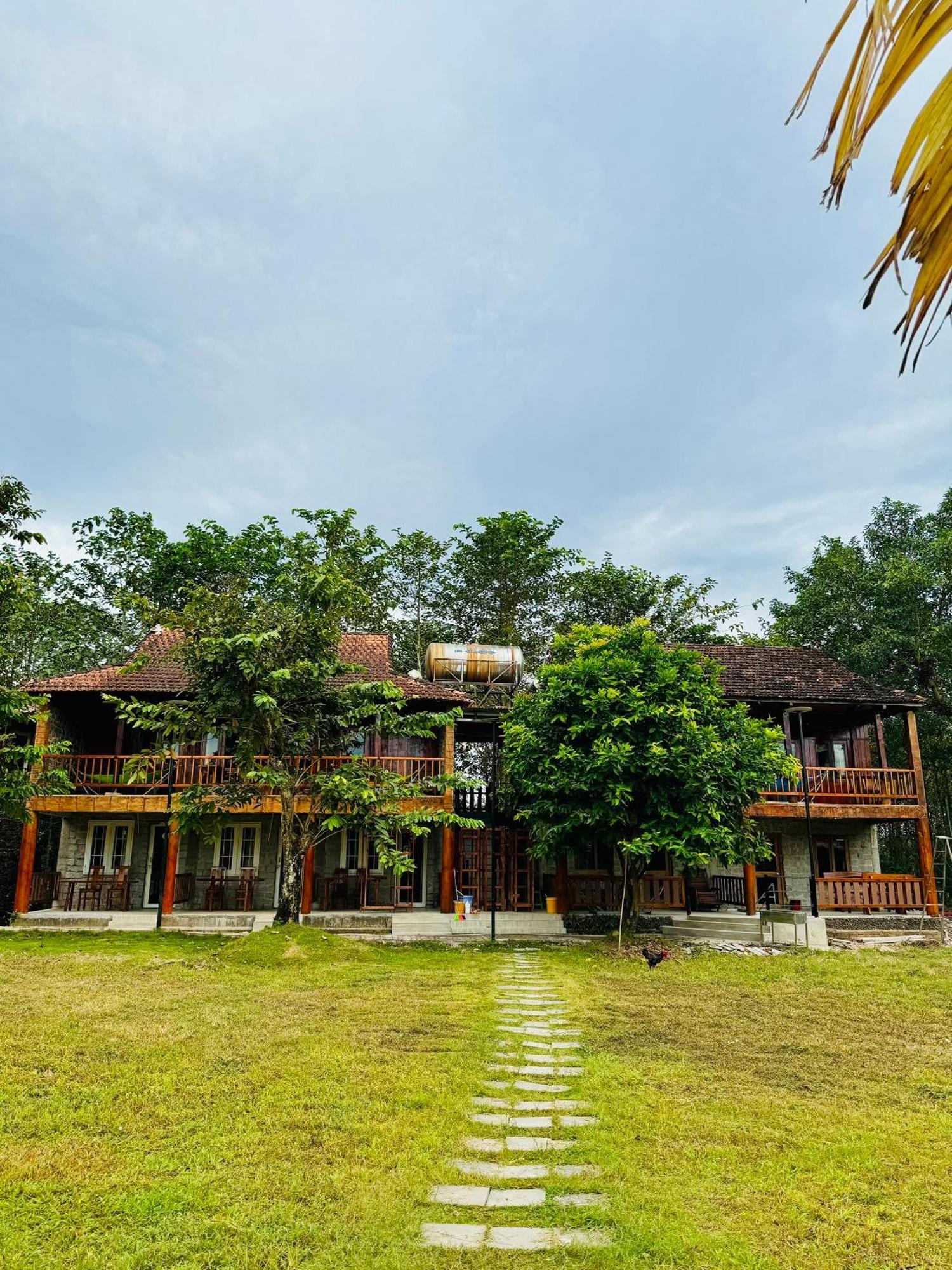 Lava Rock Viet Nam Lodge Anhfly Resort Nam Cat Tien Exterior photo